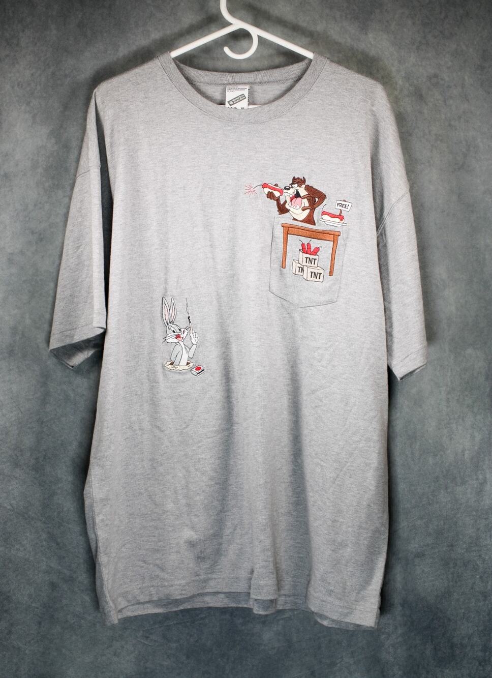 Vintage 1998 Looney Tunes Taz Bugs Bunny Pocket Graphic T-Shirt Gray XL Mint